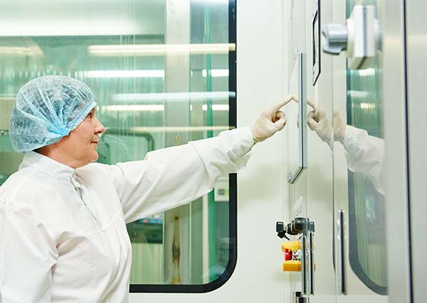 南亞設備用PVC硬質板推薦用在PCB設備、無塵實驗室隔間透明塑膠隔板、半導體面板產業設備用PVC塑膠硬質板